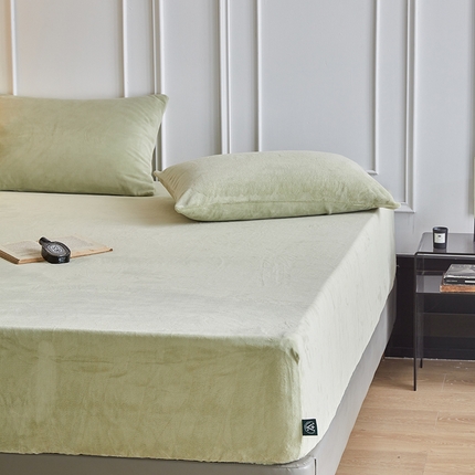 91家纺网 家纺一手货源 找家纺 千朵森 2024新款A类纯色牛奶绒单床笠-芙妮系列-风格二 芙妮-莺茶绿