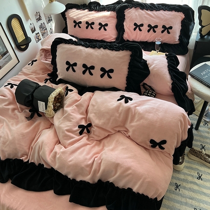 91家纺网 家纺一手货源 找家纺 （总）原素 2024法式复古黑花边牛奶绒四件套