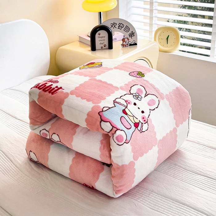 91家纺网 家纺一手货源 找家纺 鱼宝 2024新款小版牛奶绒婴童套件波波兔