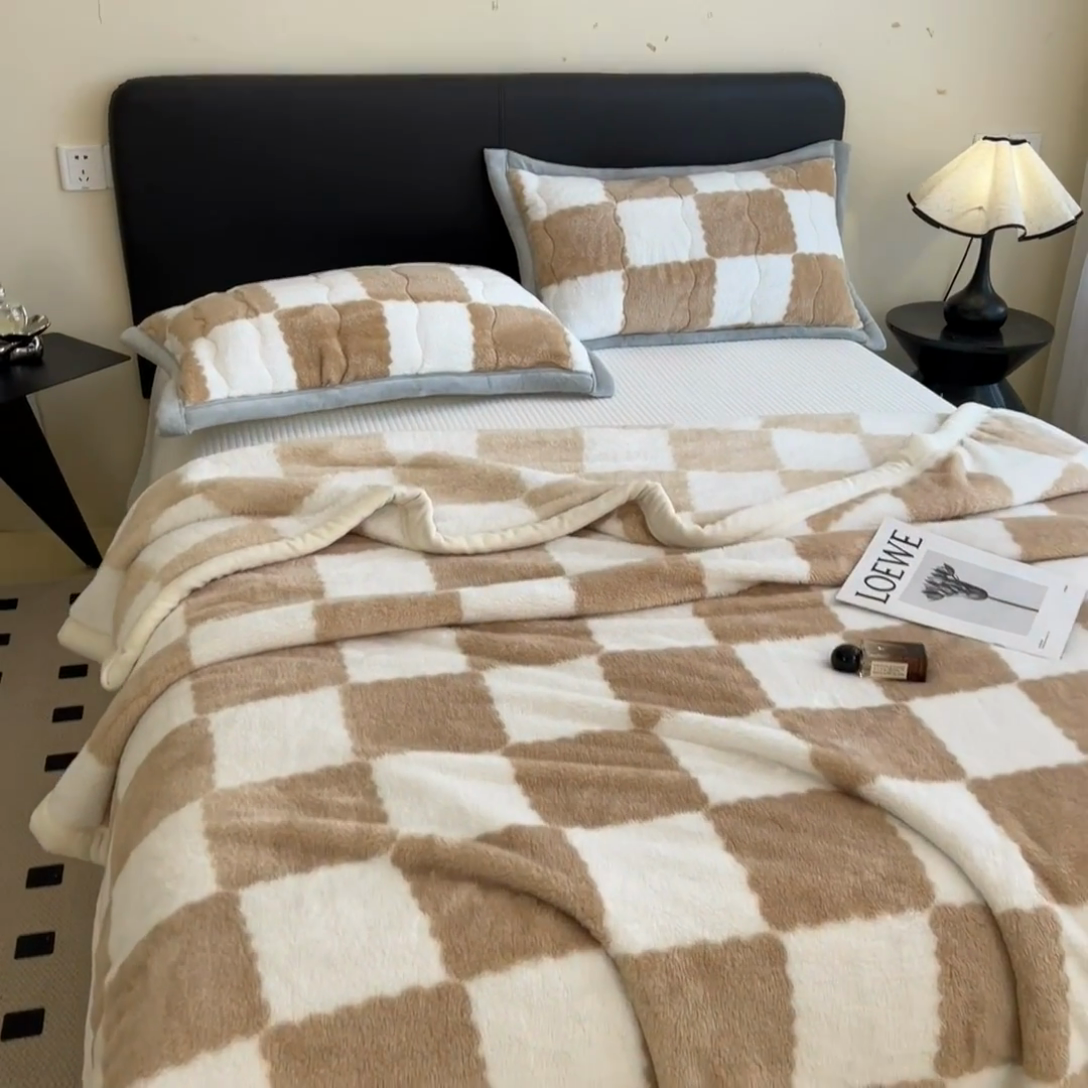 91家纺网 家纺一手货源 找家纺 慕木家纺 2025秋冬新款A类北极绒棋盘格双面毛毯 棋盘格双面绒毯-奶油咖