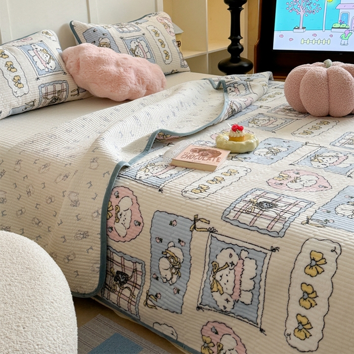 91家纺网 家纺一手货源 找家纺 萝莉家纺 2024爆款印花牛奶绒夹棉绗缝床盖三件套 小可爱蓝