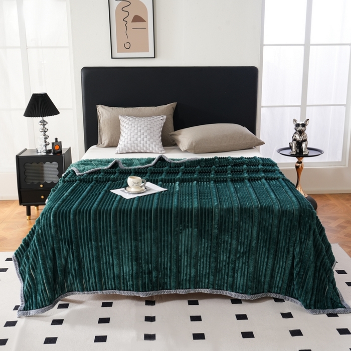 91家纺网 家纺一手货源 找家纺 巴木赫 2024新款子母抽条兔毛绒绒毯毯子 墨绿