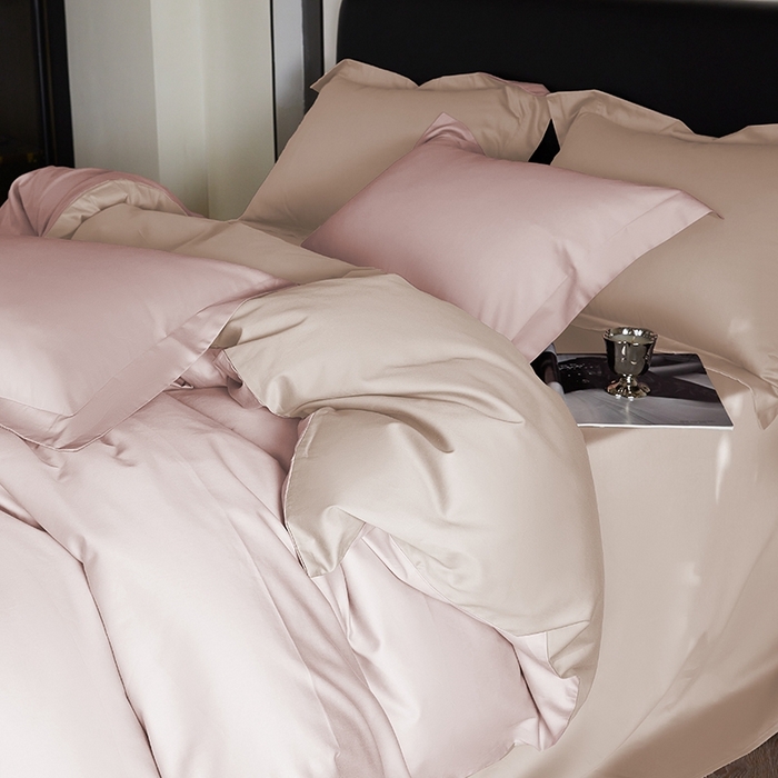 91家纺网 家纺一手货源 找家纺 秀色家纺 2025新款50支贡缎A类轻奢纯色长绒棉四件套全棉纯棉被套高级感床单三件套-雅克 雅克-泡芙粉+粉末白