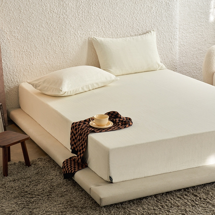 91家纺网 家纺一手货源 找家纺 千朵森 2024新款A类纯色牛奶绒单床笠-芙妮系列-风格一 芙妮-奶油白