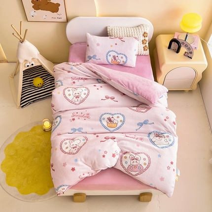 91家纺网 家纺一手货源 找家纺 （总）鱼宝 2024新款小版牛奶绒婴童套件