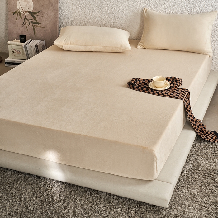 91家纺网 家纺一手货源 找家纺 千朵森 2024新款A类纯色牛奶绒单床笠-芙妮系列-风格一 芙妮-奶芋黄