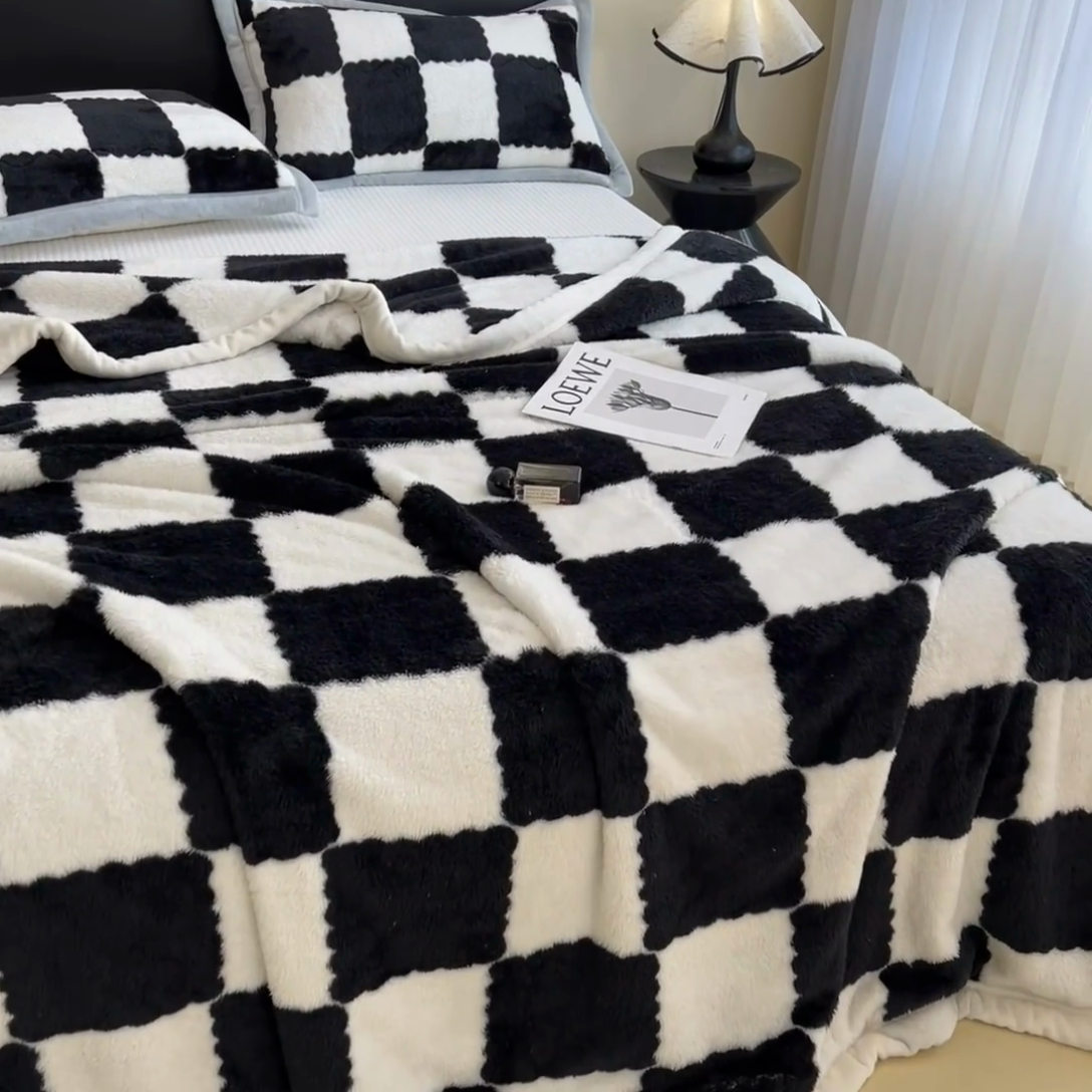 91家纺网 家纺一手货源 找家纺 慕木家纺 2025秋冬新款A类北极绒棋盘格双面毛毯 棋盘格双面绒毯-黑白
