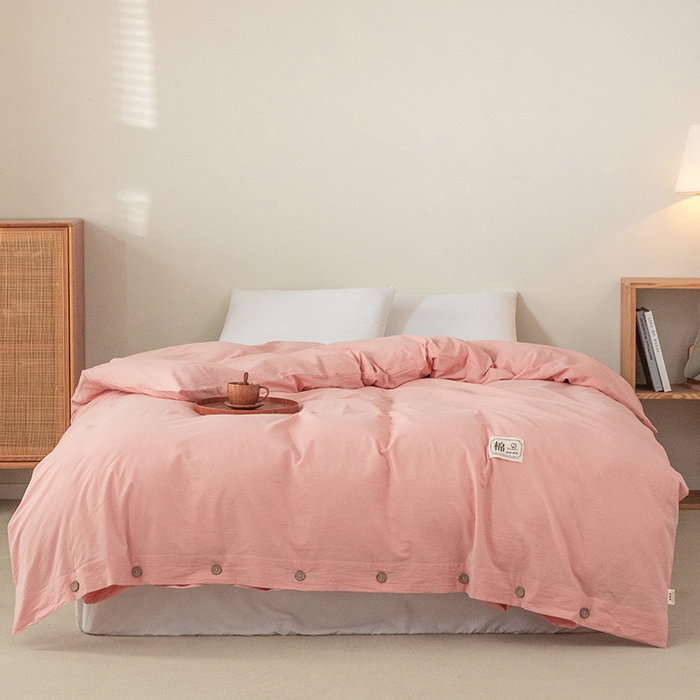 91家纺网 家纺一手货源 找家纺 呦呦南宋 纽扣款单被套A类纯棉  母婴级色织水洗棉 单件纯色被罩 无印风全棉单品被套 粉色