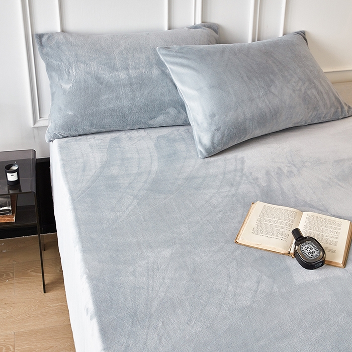 91家纺网 家纺一手货源 找家纺 千朵森 2024新款A类纯色牛奶绒单床笠-芙妮系列-风格二 芙妮-印月灰