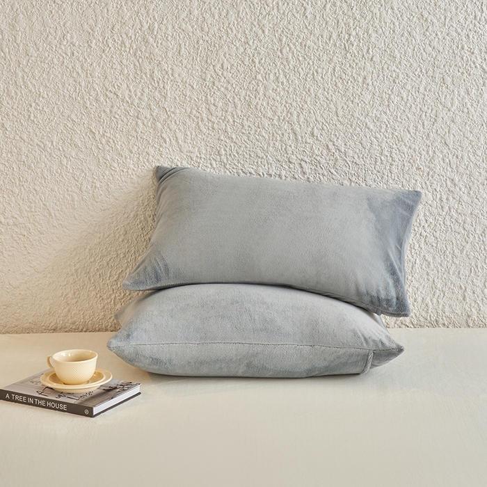 91家纺网 家纺一手货源 找家纺 千朵森 2024新款A类纯色牛奶绒单枕套-芙妮系列 芙妮-印月灰