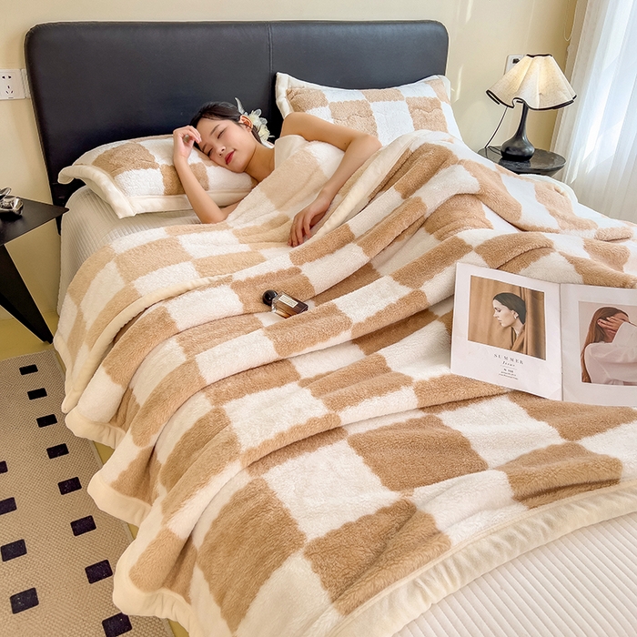 91家纺网 家纺一手货源 找家纺 慕木家纺 2025秋冬新款A类北极绒棋盘格双面毛毯 棋盘格双面绒毯-奶油咖