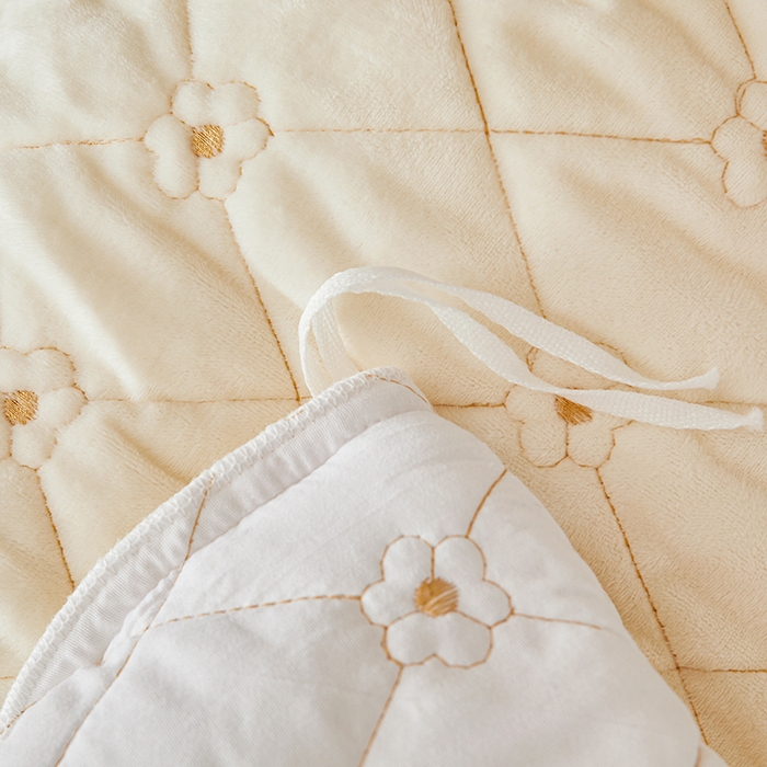 91家纺网 家纺一手货源 找家纺 罗艺轩 2024新款加厚宝宝绒夹棉床裙四件套-梦幻星辰 奶昔