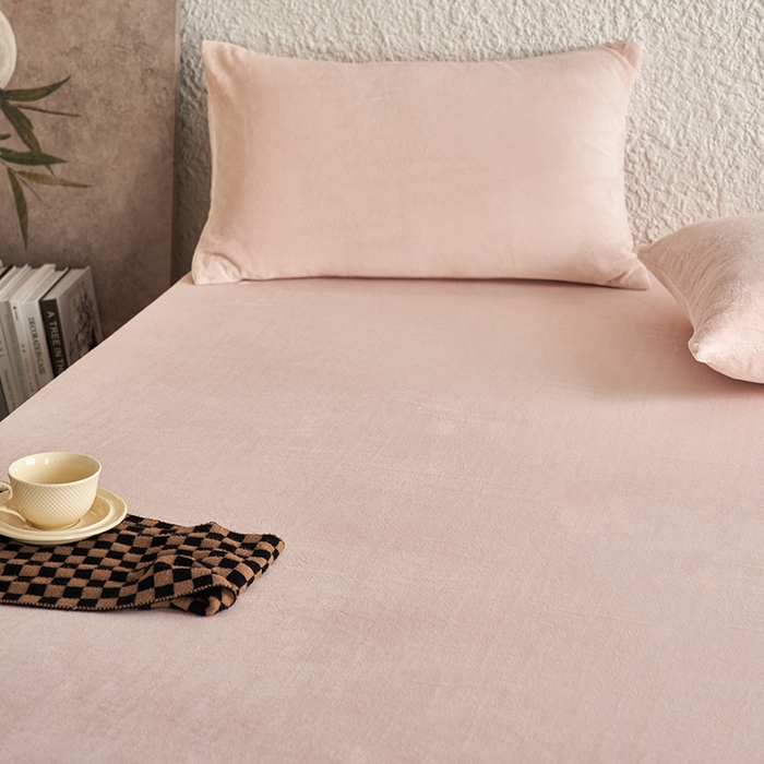 91家纺网 家纺一手货源 找家纺 千朵森 2024新款A类纯色牛奶绒单床笠-芙妮系列-风格一 芙妮-香草粉