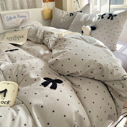 91家纺网 家纺一手货源 找家纺 （总）阿曼达 2024新款ins博主风爆款纯色波点蝴蝶结毛巾绣软糯糯水洗m四件套（专版花型）风格二