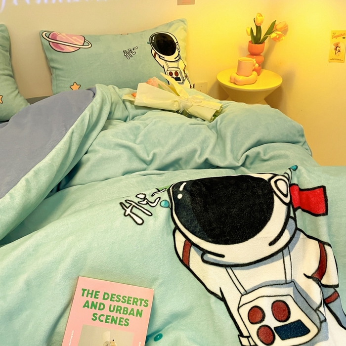 91家纺网 家纺一手货源 找家纺 新方向 2025新款全消光A类儿童牛奶绒四件套-太空行 太空行-绿