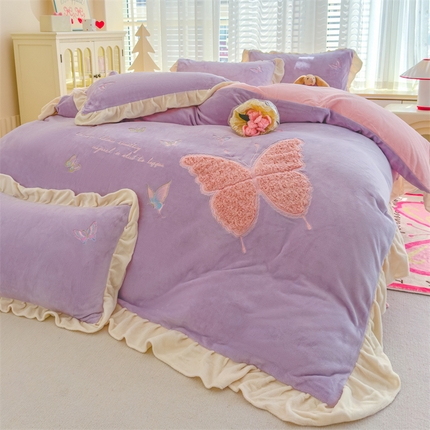 灰鲸 2025新款A类牛奶绒玫瑰兔毛贴布绣四件套 贴布绣蝶恋-雅紫+樱花粉