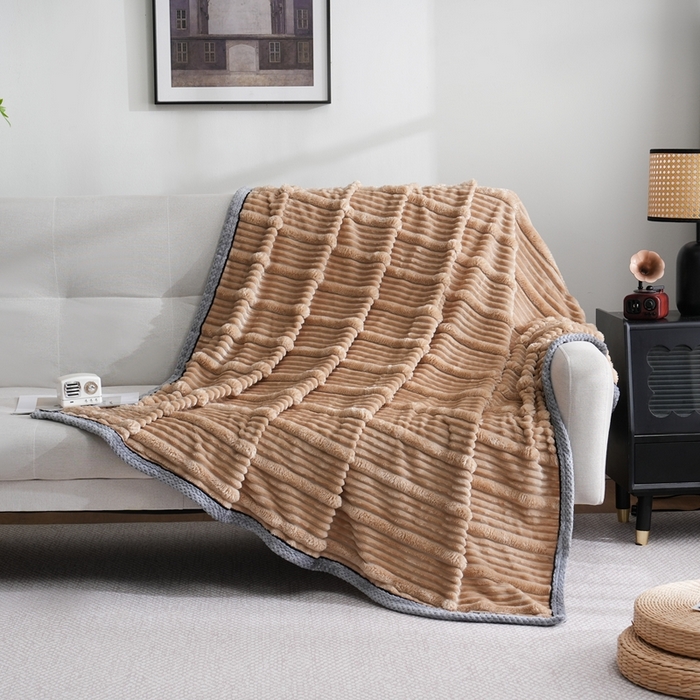 91家纺网 家纺一手货源 找家纺 巴木赫 2024新款子母抽条兔毛绒绒毯毯子 卡其