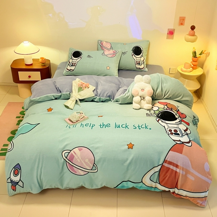 91家纺网 家纺一手货源 找家纺 新方向 2025新款全消光A类儿童牛奶绒四件套-太空行 太空行-绿