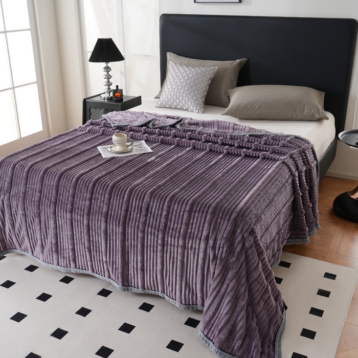 91家纺网 家纺一手货源 找家纺 巴木赫 2024新款子母抽条兔毛绒绒毯毯子 葡萄紫