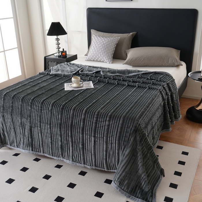 91家纺网 家纺一手货源 找家纺 巴木赫 2024新款子母抽条兔毛绒绒毯毯子 深灰