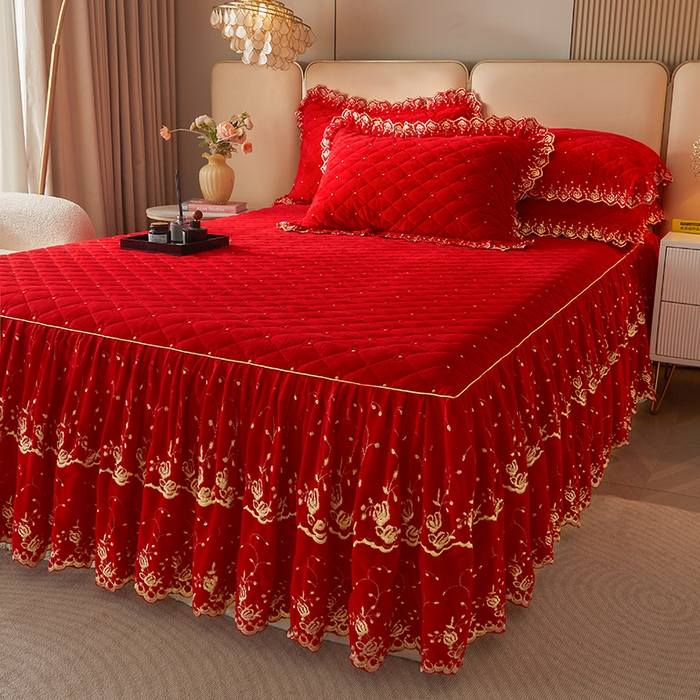 91家纺网 家纺一手货源 找家纺 罗艺轩 2024新款加厚宝宝绒夹棉床裙三件套-梦幻星辰 喜庆红