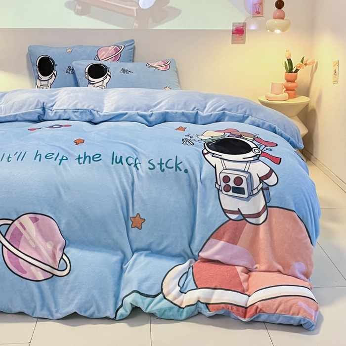 91家纺网 家纺一手货源 找家纺 新方向 2025新款全消光A类儿童牛奶绒四件套-太空行 太空行-蓝