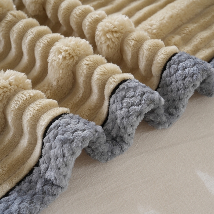 91家纺网 家纺一手货源 找家纺 巴木赫 2024新款子母抽条兔毛绒绒毯毯子 浅驼