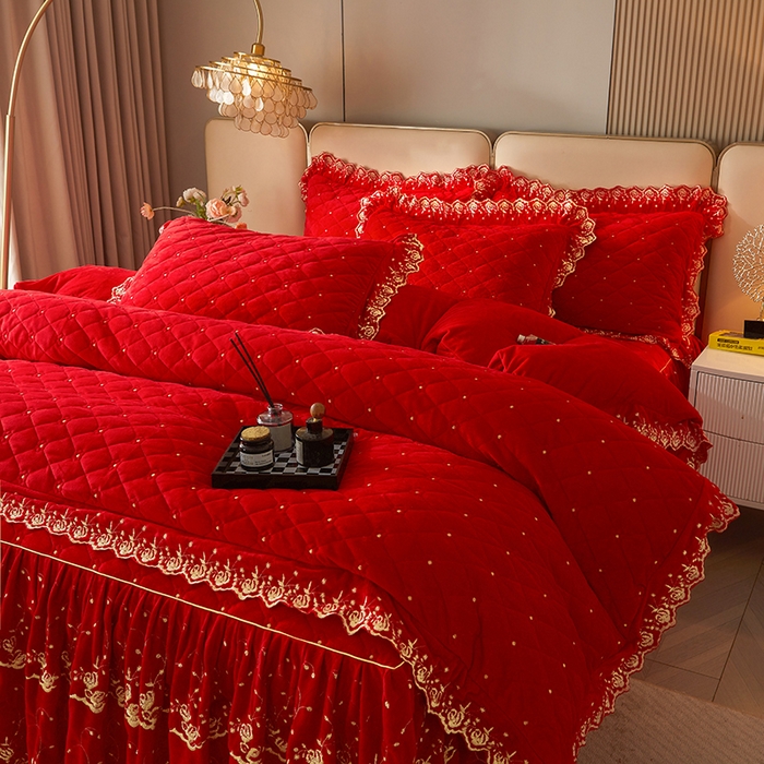 91家纺网 家纺一手货源 找家纺 罗艺轩 2024新款加厚宝宝绒夹棉床裙三件套-梦幻星辰 喜庆红