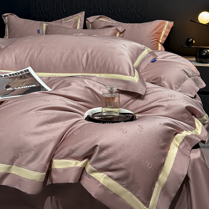 91家纺网 家纺一手货源 找家纺 雲归梦 2024新款轻奢双拼角全棉提花四件套 恋恋花语-樱花粉