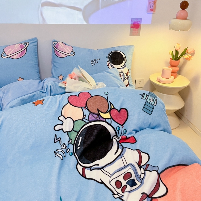 91家纺网 家纺一手货源 找家纺 新方向 2025新款全消光A类儿童牛奶绒四件套-太空行 太空行-蓝