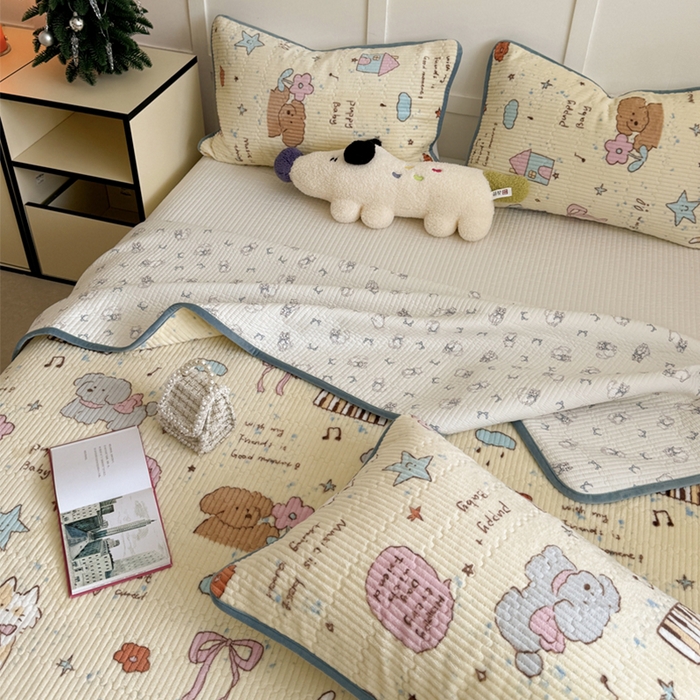 91家纺网 家纺一手货源 找家纺 萝莉家纺 2024爆款印花牛奶绒夹棉绗缝床盖三件套 猫咪的花园
