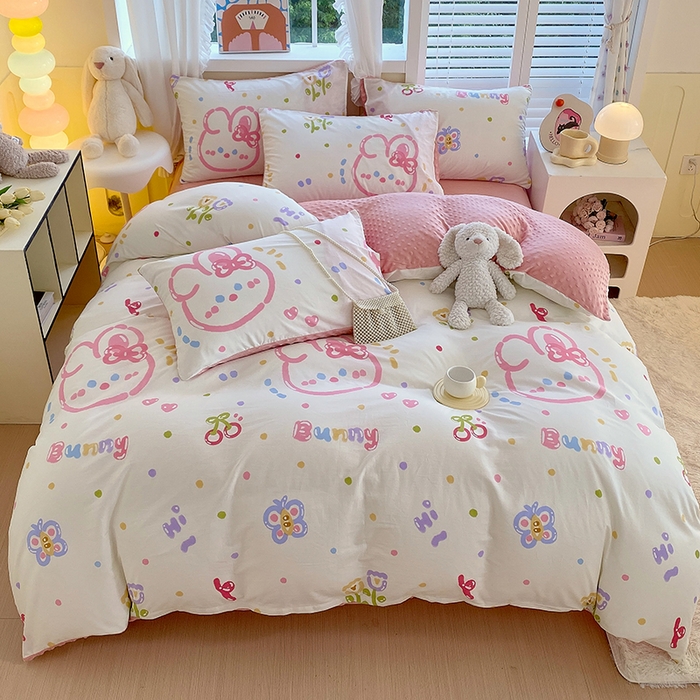 91家纺网 家纺一手货源 找家纺 金鑫汇家纺 2024新款棉加豆豆绒系列四件套 奇趣小兔