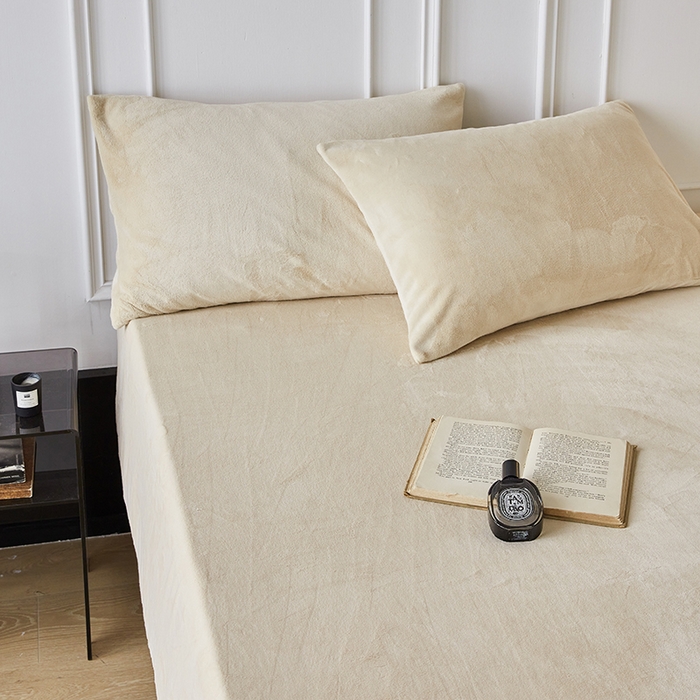 91家纺网 家纺一手货源 找家纺 千朵森 2024新款A类纯色牛奶绒单床笠-芙妮系列-风格二 芙妮-奶芋黄