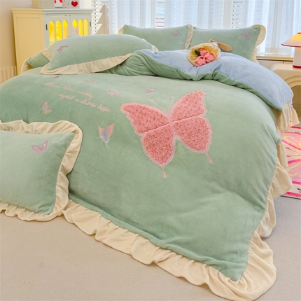 91家纺网 家纺一手货源 找家纺 （总）灰鲸 2025新款A类牛奶绒玫瑰兔毛贴布绣四件套