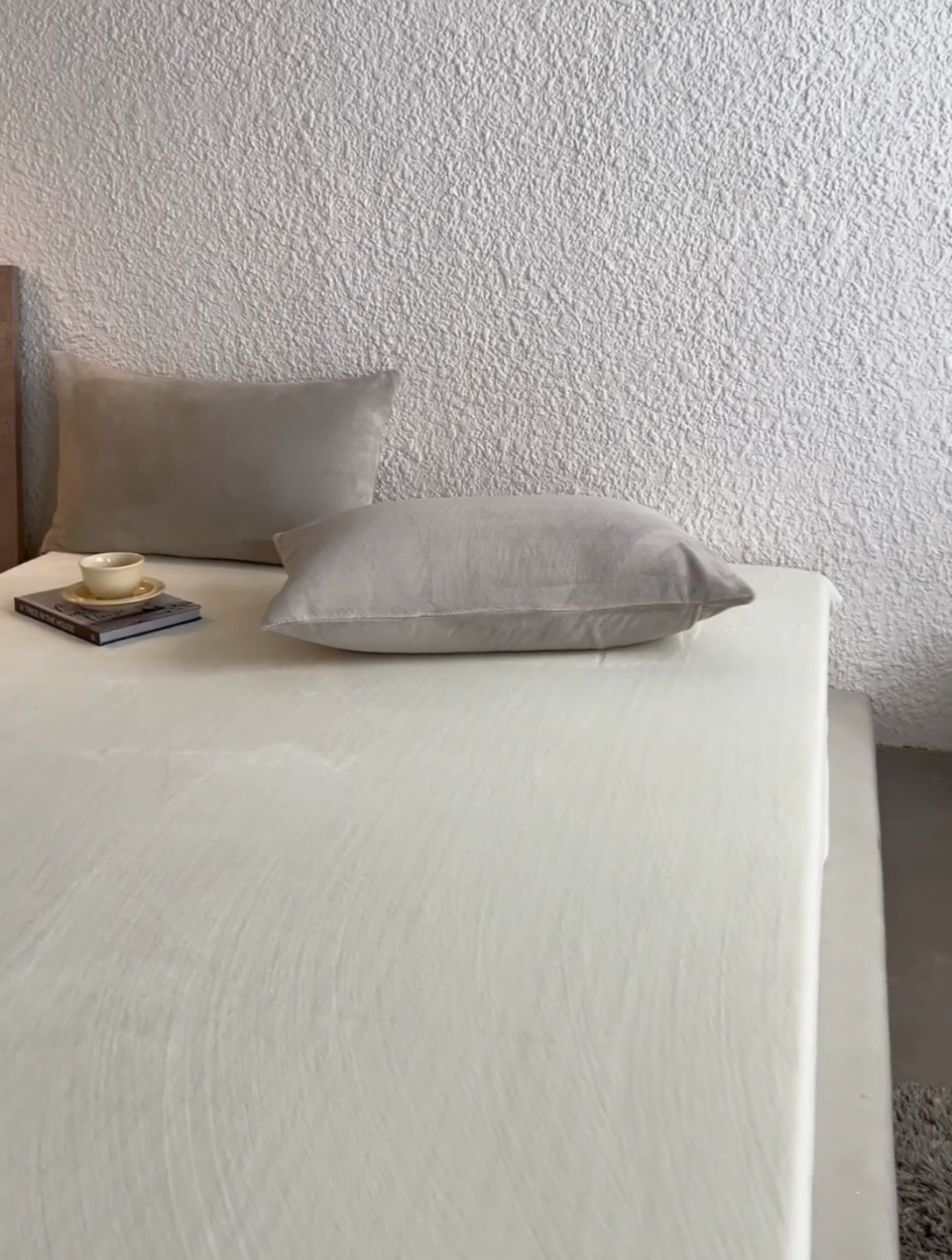 91家纺网 家纺一手货源 找家纺 千朵森 2024新款A类纯色牛奶绒单枕套-芙妮系列 芙妮-苏木浅灰