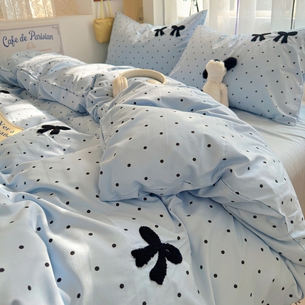 91家纺网 家纺一手货源 找家纺 （总）阿曼达 2024新款ins博主风爆款纯色波点蝴蝶结毛巾绣软糯糯水洗m四件套（专版花型）风格二