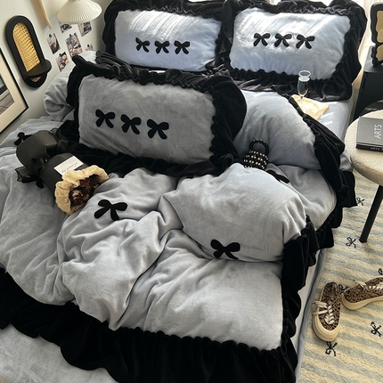 91家纺网 家纺一手货源 找家纺 （总）原素 2024法式复古黑花边牛奶绒四件套