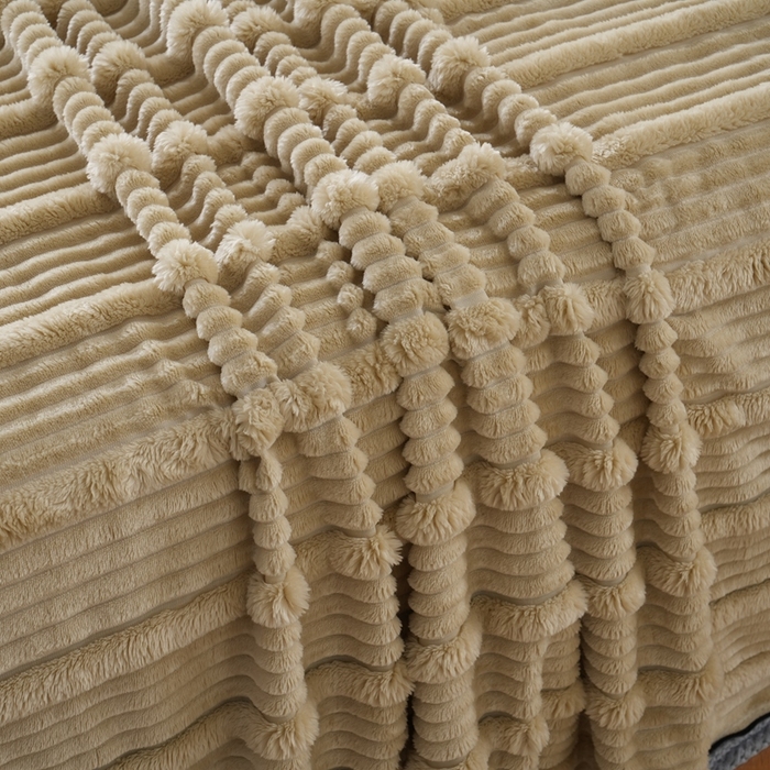 91家纺网 家纺一手货源 找家纺 巴木赫 2024新款子母抽条兔毛绒绒毯毯子 浅驼