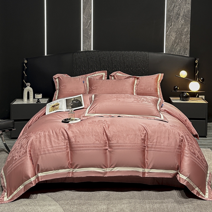 91家纺网 家纺一手货源 找家纺 雲归梦 2024新款轻奢双拼角全棉提花四件套 卡格洛-皮粉