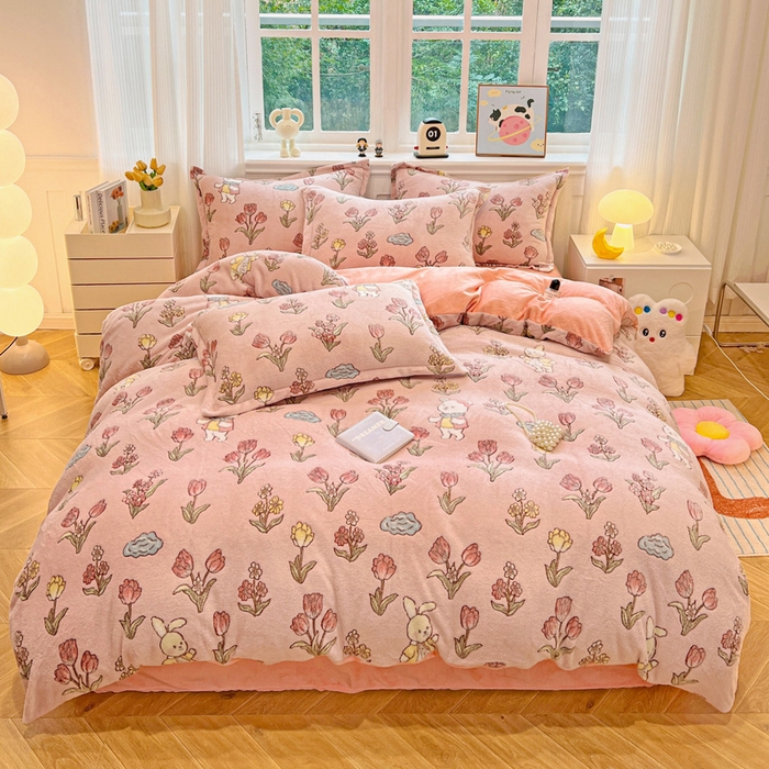 91家纺网 家纺一手货源 找家纺 韩巢家纺 2024新款加厚雪花绒牛奶绒珊瑚绒四件套-新品（提供卖家秀） 花园熊（粉）