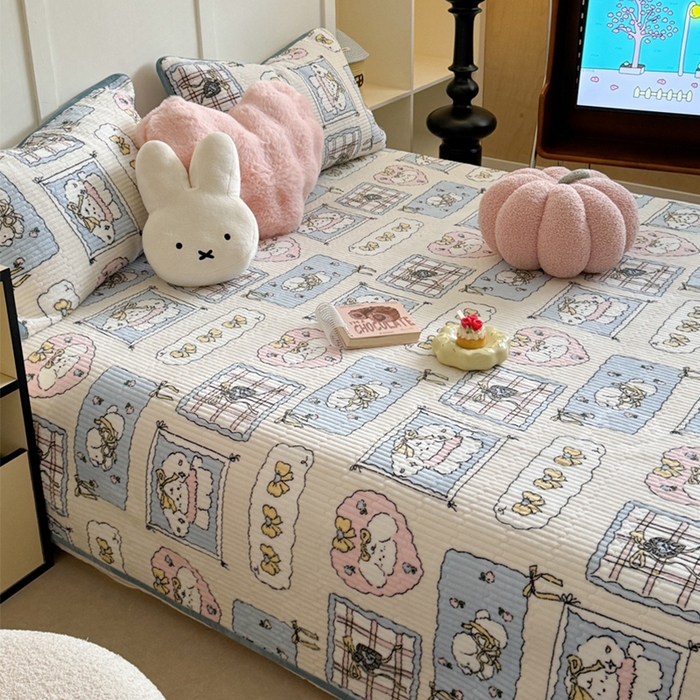 91家纺网 家纺一手货源 找家纺 萝莉家纺 2024爆款印花牛奶绒夹棉绗缝床盖三件套 小可爱蓝