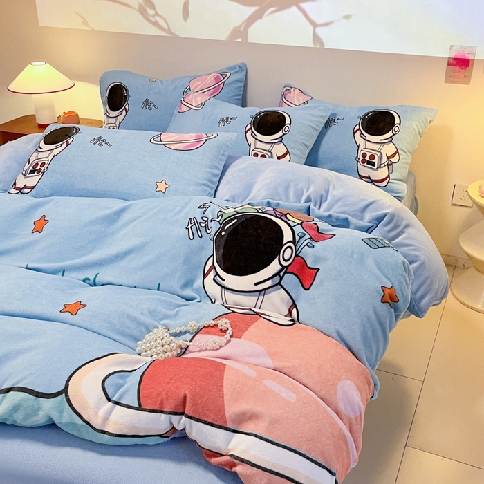 91家纺网 家纺一手货源 找家纺 新方向 2025新款全消光A类儿童牛奶绒四件套-太空行 太空行-蓝