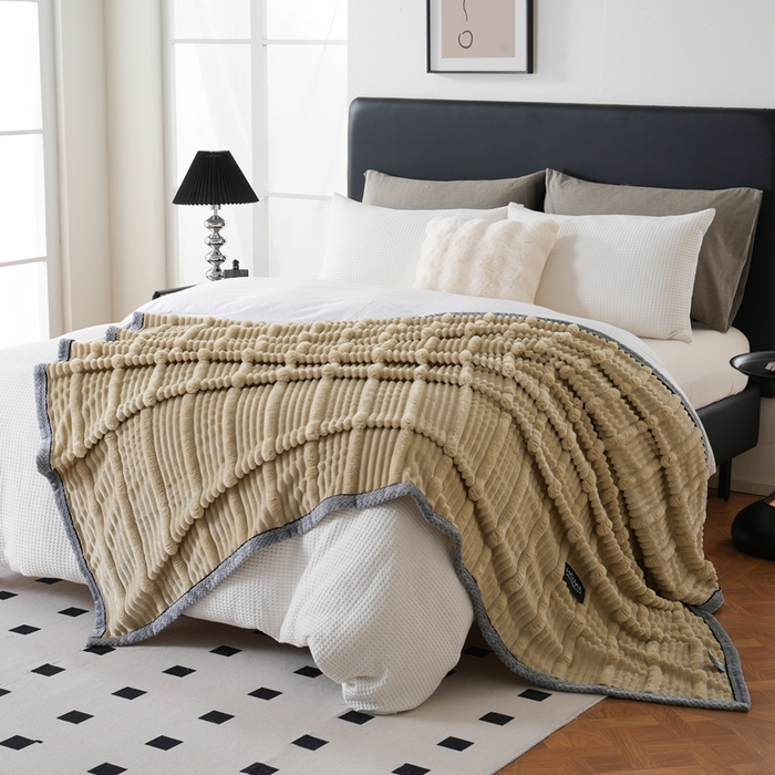 91家纺网 家纺一手货源 找家纺 巴木赫 2024新款子母抽条兔毛绒绒毯毯子 浅驼