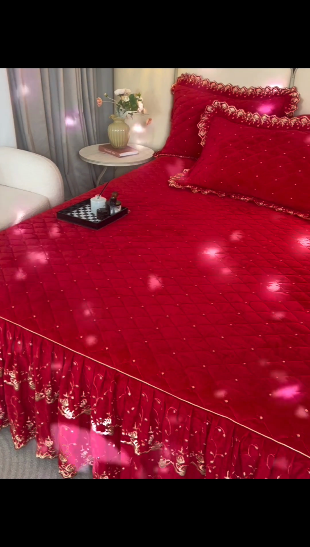 91家纺网 家纺一手货源 找家纺 罗艺轩 2024新款加厚宝宝绒夹棉床裙三件套-梦幻星辰 喜庆红