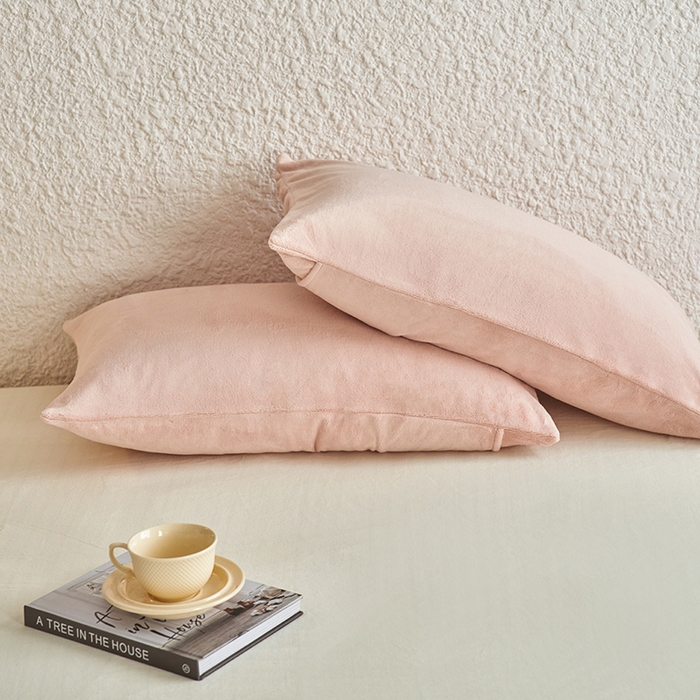 91家纺网 家纺一手货源 找家纺 千朵森 2024新款A类纯色牛奶绒单枕套-芙妮系列 芙妮-香草粉