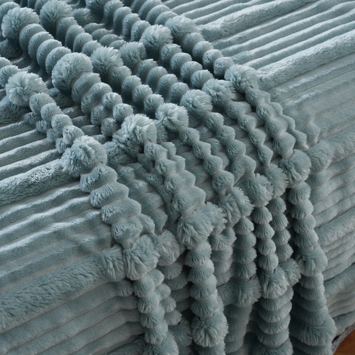 91家纺网 家纺一手货源 找家纺 巴木赫 2024新款子母抽条兔毛绒绒毯毯子 宾利蓝