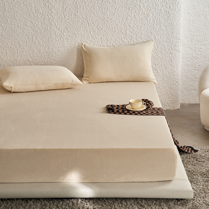 91家纺网 家纺一手货源 找家纺 千朵森 2024新款A类纯色牛奶绒单床笠-芙妮系列-风格一 芙妮-奶芋黄