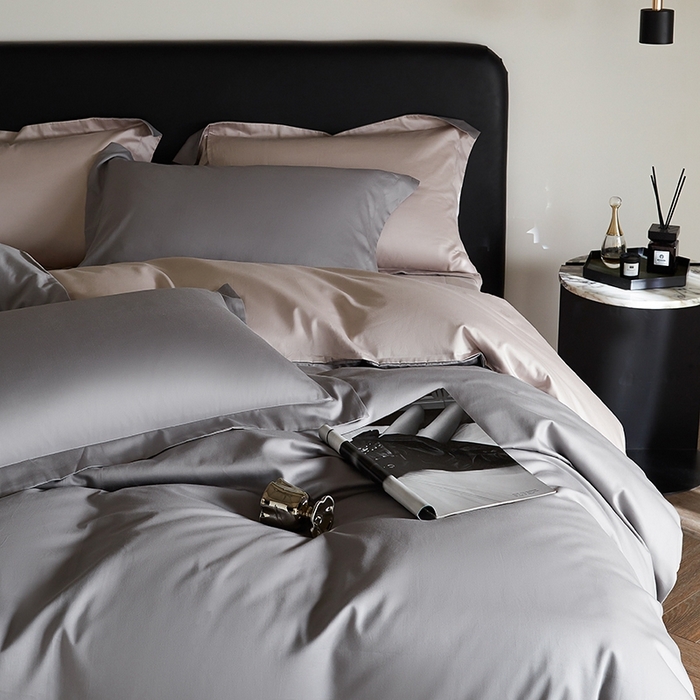 91家纺网 家纺一手货源 找家纺 秀色家纺 2025新款50支贡缎A类轻奢纯色长绒棉四件套全棉纯棉被套高级感床单三件套-雅克 雅克-典雅灰+粉末白