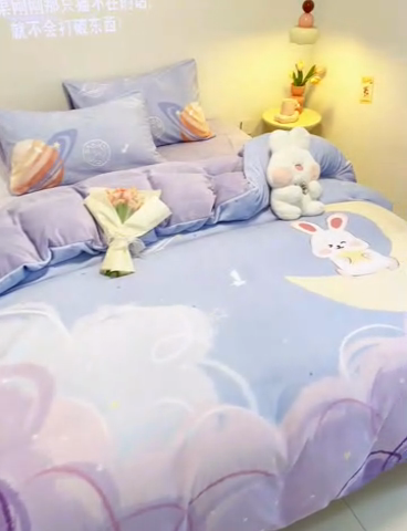 91家纺网 家纺一手货源 找家纺 新方向 2025新款全消光A类儿童牛奶绒四件套-萌萌兔 萌萌兔-紫