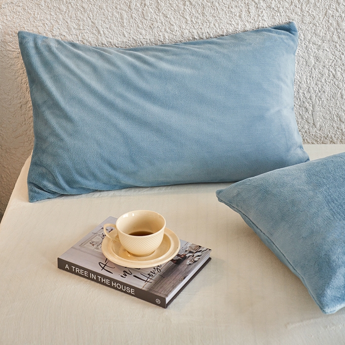 91家纺网 家纺一手货源 找家纺 千朵森 2024新款A类纯色牛奶绒单枕套-芙妮系列 芙妮-银光蓝